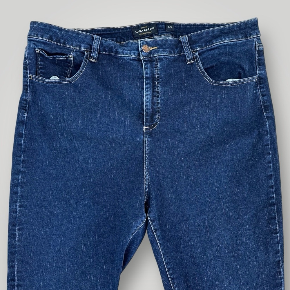 Lucky Brand Jeans Emma Legging 24W 41x26 Straight Leg Blue Womans Dark Wash - Picture 3 of 8